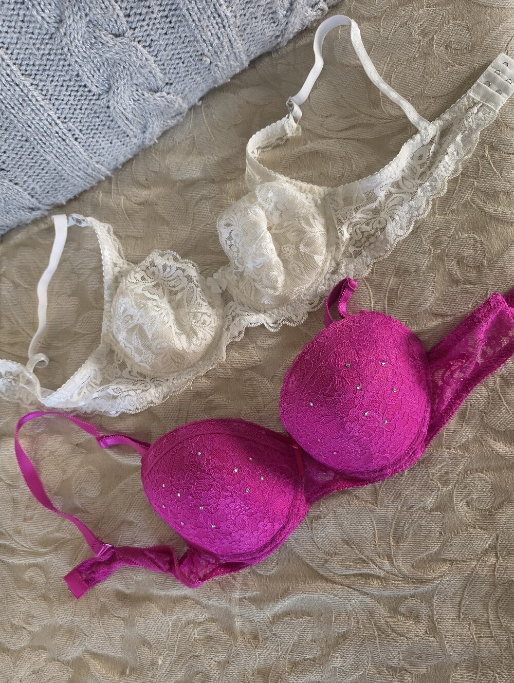 Set 2 Lace Underwire Bras - S, 75B, 34B